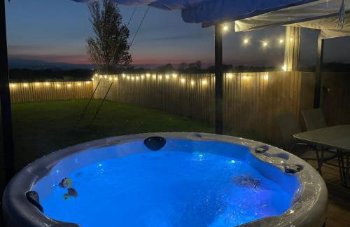 Rose barn hot tub holidays in the Cotswolds - Foto 24