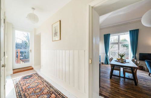 Artist's Studio - Photo 24