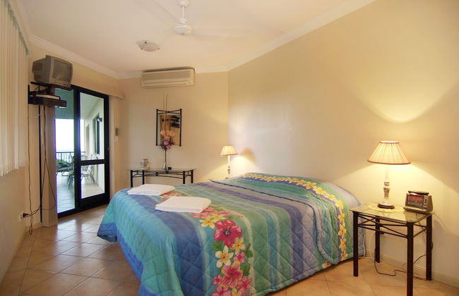 The Mediterranean Beachfront Apartments - Foto 2