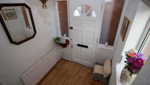 NEC, BHX Cosy 3 Bedroom House with Parking - Foto 5