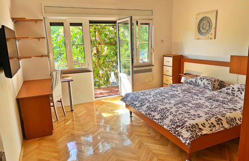 Pomalo Retreat, Your Calm Escape Near the City, Sunlit Terrace, Space & Comfort and Parking - Foto 7