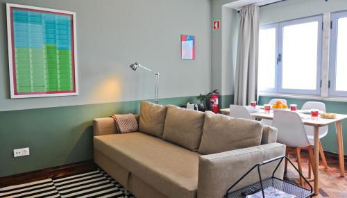 Pop the Cork in Lisbon by Misha s Place 5B - Foto 1