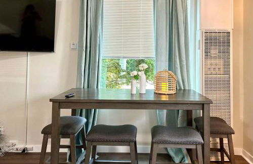 DT Stylish & Newly Renovated Home 2BR Sea Tac 6 Miles with AC - Foto 10