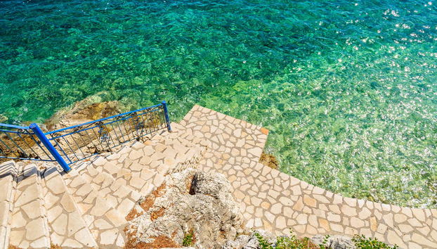 Eaux cristallines à Kioni