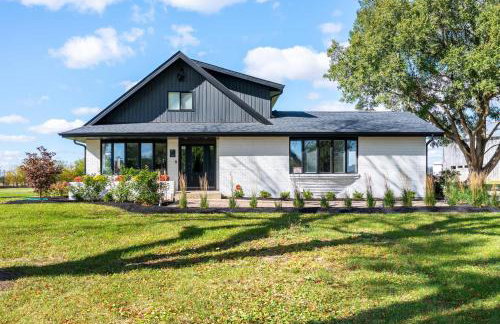 Private 4BR Estate on 11 acres, Game Room, Near Hospitals & Casino - Foto 1