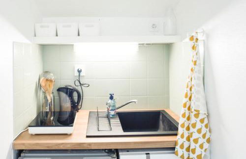 Studio Cosy Rénové au Calme 10min Centre et CHU Métro Commerces à 400m - Foto 15