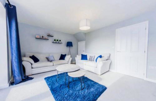 Spacious Townhouse for Contractors and Families - Photo 1