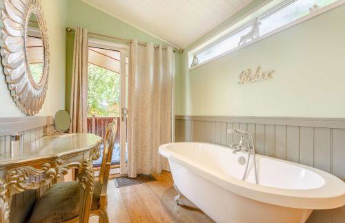 Juliet Lodge - Photo 1