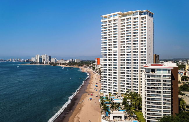 Oceanfront 1BR with Balcony & Pool - Foto 40