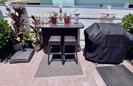 Waterfront Oasis with Private Heated Pool & Dock - Foto 21