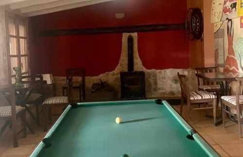 6 Bed House Sleeps 12 - Pool Hot Tub Fireplace - Foto 17