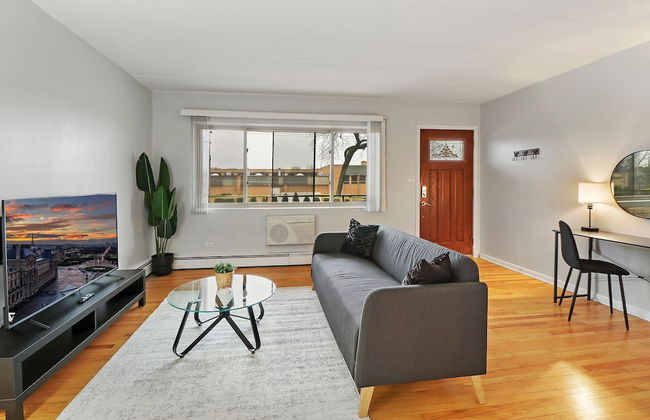 Lush 1BR Apt in Quiet Arlington Heights - Foto 1