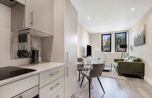 City Service Lets - Cheam Village 1 Bed Apartment with Free Parking - Direct London Transport Links - Foto 8