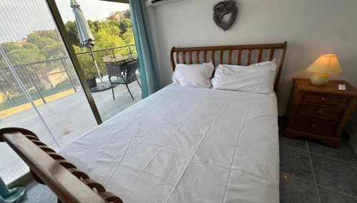 A slice of paradise in the sun with sea views - Photo 3