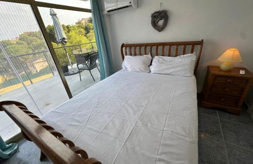 A slice of paradise in the sun with sea views - Photo 3