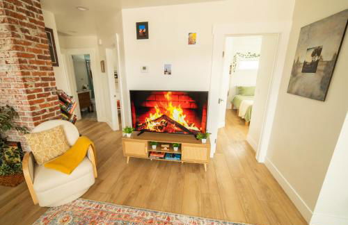 Reno's Biggest Little House - Cozy Home Theatre - Foto 5