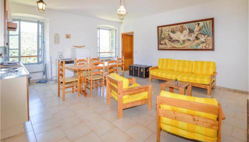 1 Bedroom Amazing Apartment In Ghisoni - Foto 2
