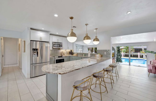 Poolside Paradise Dock & Pool! - Foto 15