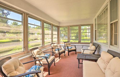 Walk to Beach, Marina and Town! Lake Ontario Getaway - Foto 2