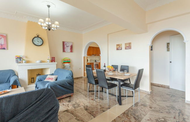 Sofia Large Private Pool Walk to Beach Sea Views A C Wifi Car Not Required - 1552 - Photo 14