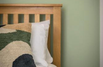 Vale House By EDEN Accommodation - 2 Bedroom Whole House, Sleeps 4 - NEWLY RENOVATED - Foto 6