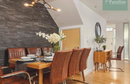 Fabulous Manchester House - 5 Beds Sleeps 8 - Free Parking - by PureStay - Foto 1