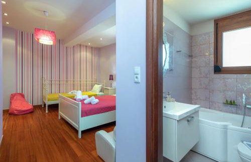 Newly Renovated Villa 4 Seasons with BBQ, private pool, ping pong and football table - Foto 63