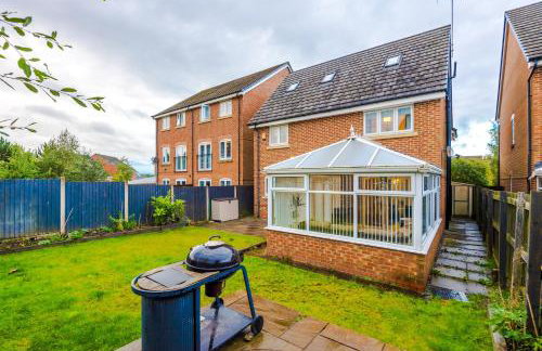 Kinship House by YourStays - Stunning Holiday Home in the Suburbs - Foto 48