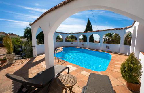 Private Heated Pool, Jacuzzi & 1225m2 garden in Villa Cipreses - Photo 56