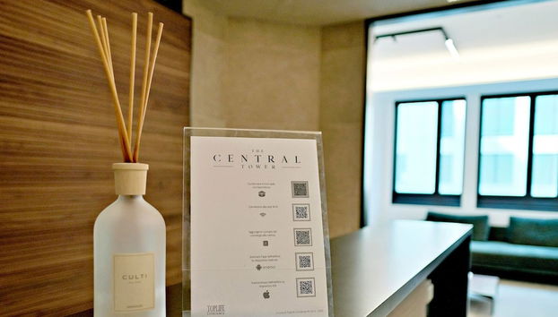 San Babila Central Tower by Rentopolis - High-end 1bdr with panoramic terrace overlooking Duomo - Foto 3, Vestíbulo