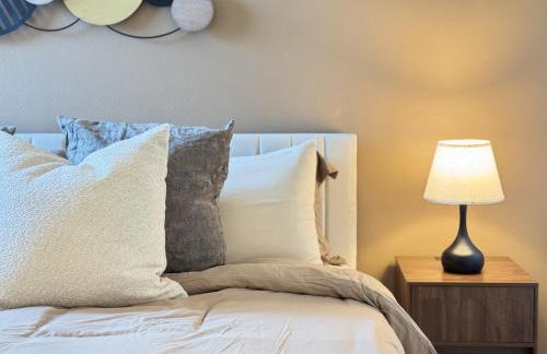 New Oasis Near Disneyland Pool Gym Free Parking - Foto 60