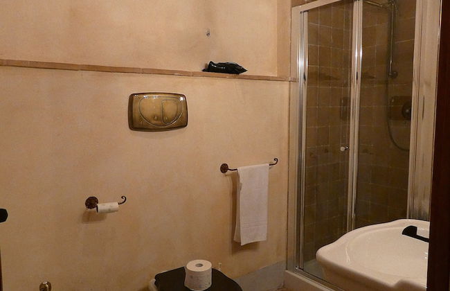 I Escape to Umbria, Quiet - Photo 15