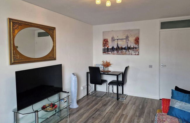 1 Bed Flat Sleeps 2 With Free Parking & Patio - Foto 10