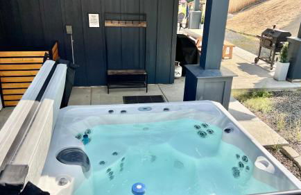 New Mountain Bluebird - walk to lake, golf, and town - game rm - family friendly - sleeps 14 - Photo 33