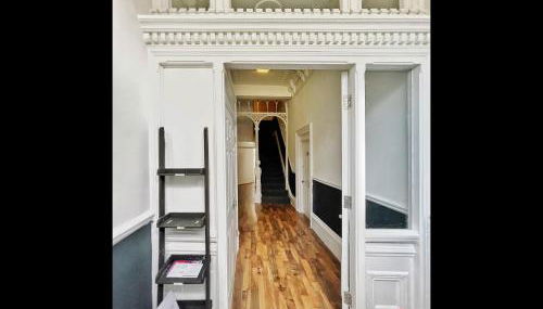 AdeamStays provides Beautiful centrally located 1 and 2 bed apartments on Liverpools Boulevard - Foto 2, Lobby or reception