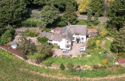 The Thatched Cottage - Foto 43