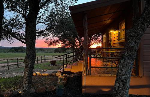 Hickory Ridge Hideaway Cabin - Romantic, Peaceful - Photo 1