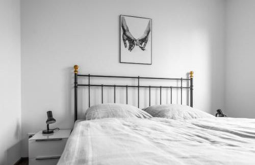 Hangar 19 Superior Apartment mit Terrasse und Garten H1W2 - Foto 27