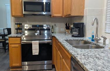 Cedar's Corner in Concord Spacious & Clean - Foto 14