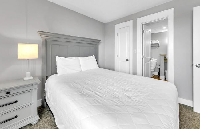 Edgewater Tower 1-305 - Foto 13