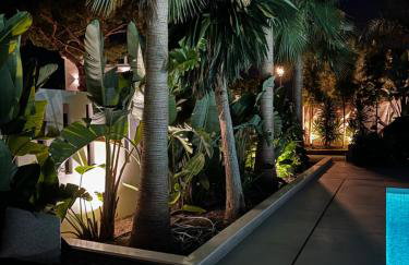 Marbella Bliss - Serenity 4-Bedroom VILLA with Exclisive HEATED Private POOL & Jacuzzi, Tropical Garden, Marbesa - Steps from the Cabopino Beach - Photo 22
