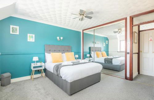 Spacious Home for 10 - Garage & Family Ready - Foto 11