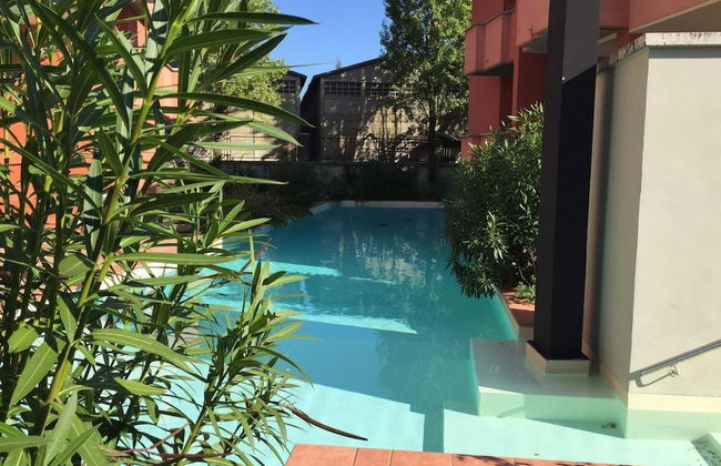 Apartment Self - Photo 19