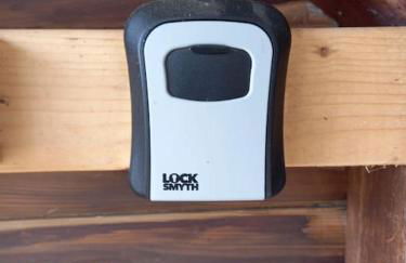 Rustic Retreat Guest Lodge - Photo 25