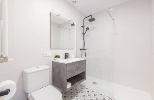 NEW Gorgeous Central Apartment - Beachfront - 3 BD - Foto 17