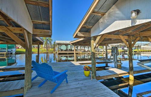 Sunny Waterfront Welaka Home with Private Dock! - Foto 1