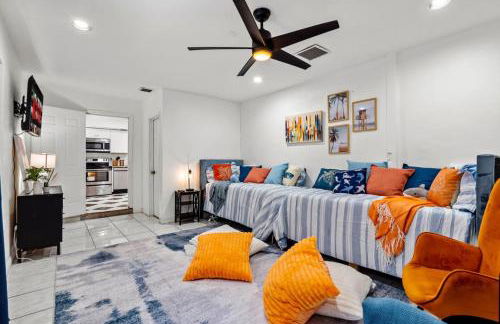 Beachside Escape Poolhouse w Game Room, Grill - Foto 26