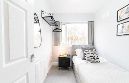 Modern 3-bed, Garden, Fast WiFi, Family, Contractors - Foto 19