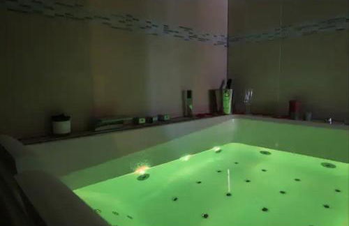 Balnéo & Confort, Tram, Parking - Foto 23