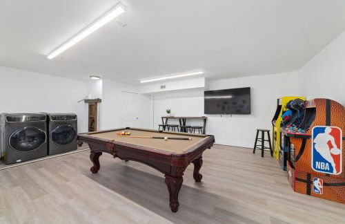 Pickleball-Basketball Oasis-Pool & Spacious Home - Photo 19